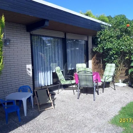 Ferienhaus Bungalow 1930 In *