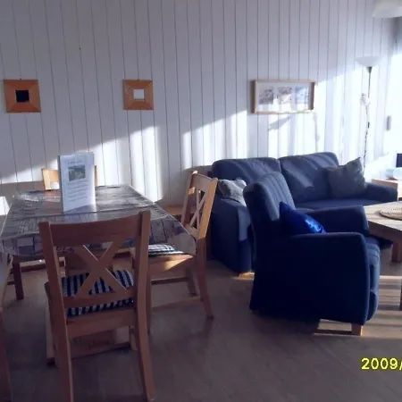 Bungalow 1930 In Ferienhaus Tossens